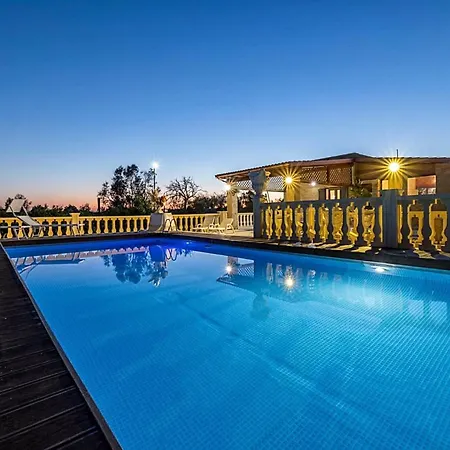 Nefertari Salento Corsano (Apulia)